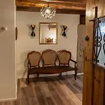 Villa Just Like - Izabel Caminha