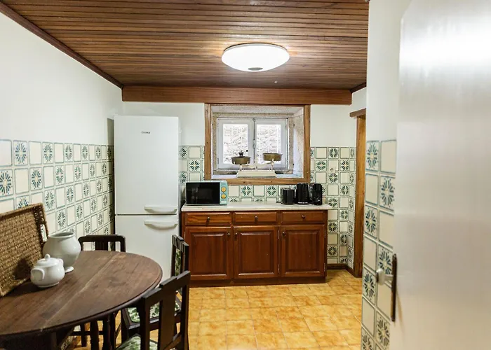 Just Like - Izabel Villa