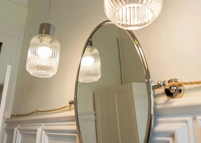 Villa Just Like - Izabel Caminha